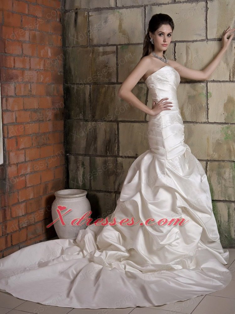 Fashionbale Mermaid Strapless Chapel Train Taffeta Hand Made Flower Wedding Dress