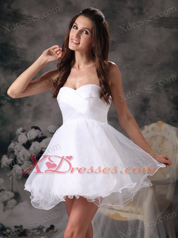 White A-line Sweetheart Mini-length Organza Dama Dresses for Quinceanera