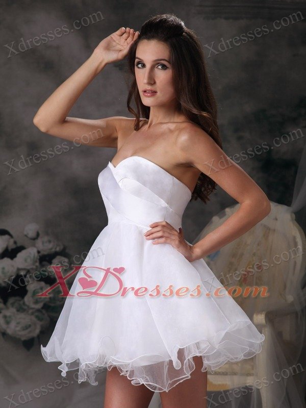 White A-line Sweetheart Mini-length Organza Dama Dresses for Quinceanera