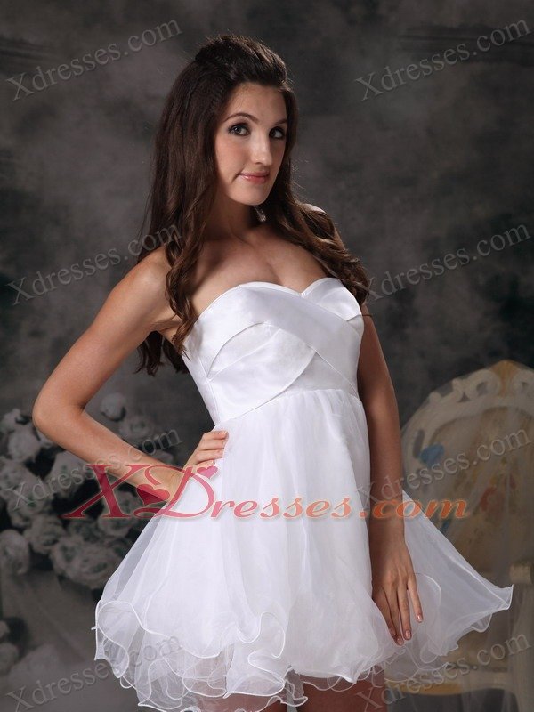 White A-line Sweetheart Mini-length Organza Dama Dresses for Quinceanera