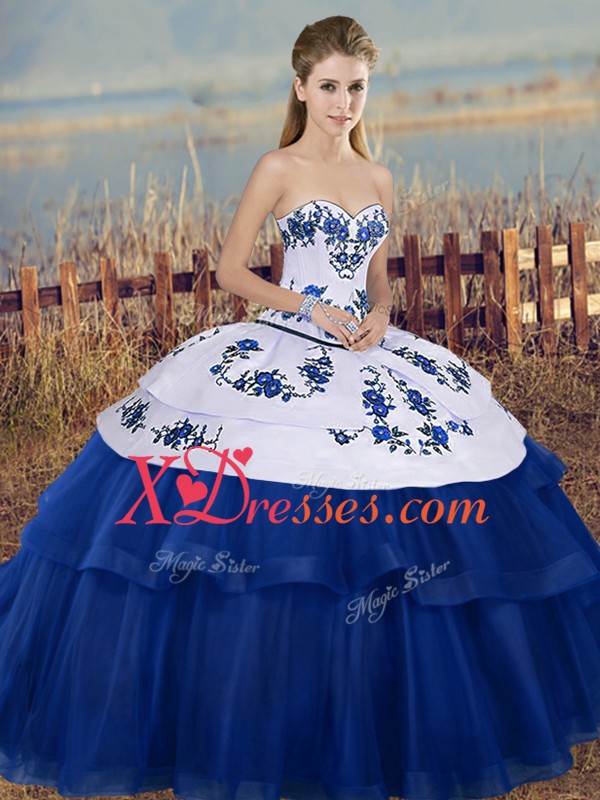  Royal Blue Ball Gowns Embroidery and Bowknot 15th Birthday Dress Lace Up Tulle Sleeveless Floor Length