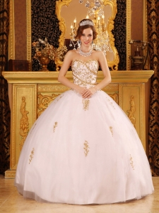 White Ball Gown Sweetheart Floor-length Tulle Appliques Quinceanera Dress