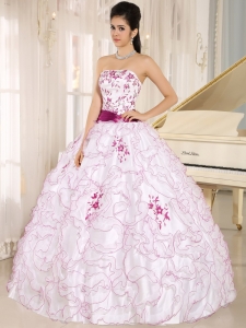 White Organza Strapless Quinceanera Dress With Embroidery Decorate