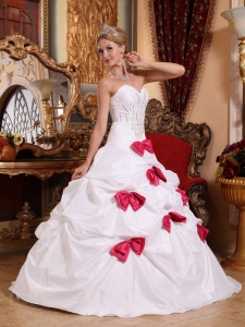 White A-line Sweetheart Floor-length Taffeta Beading and Bowknots Quinceanera Dress