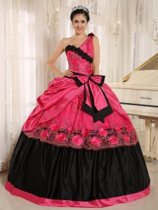 Hot Pink One Shoulder For 2019 Quinceanera Dress With Bowknot and Appliques