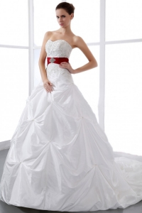 2019 Elegant Wedding Dress With Sweetheart Appliques and Pick-ups Chapel Train
