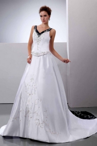 Embroidery A-Line / Princess V-Neck Wedding Dress Court Train Satin