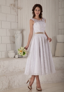 Elegant A-line / Princess Scoop Tea-length Lace Belt Wedding Dress