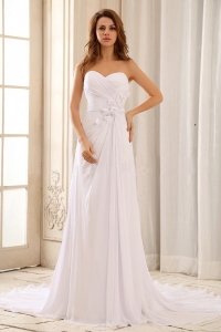 Beautiful 2019 Wedding Dress Hand Made Flowers and Ruched Bodice Sweetheart