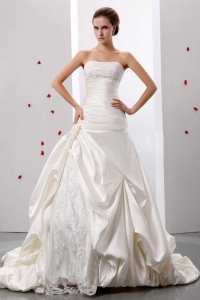 Fashionable A-line Strapless Appliques and Ruch Wedding Gowns With Lace and Taffeta In 2019
