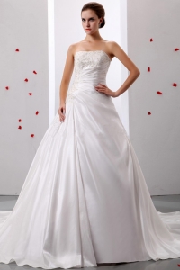Princess Appliques and Ruch Decorate Wedding Gowns With Taffeta For Church
