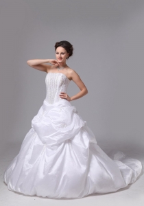 Luxurious Pick-ups and Appliques Wedding Dress With Chapel Train Taffeta For Custom Made