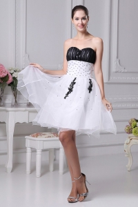 Beading and Appliques Decorate Ruching Organza 2019 Prom Dress Knee-length