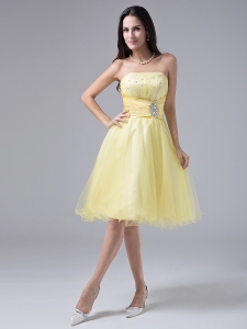 2019 Light Yellow Sweet Prom Cocktial Dress With Beaded Decorate and Ruch Strapless Organza