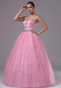 Rose Pink Quinceanera Dress With Sweetheart and Beaded Decorate Bodice