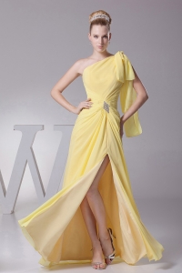 Light Yellow One Shoulder and High Silt For Prom Dress