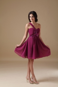 Burgundy Empire One Shoulder Mini-length Chiffon Beading Dama Dresses for Quinceanera