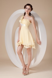 Light Yellow A-line One Shoulder Mini-length Chiffon Beading Prom Holiday Dresses