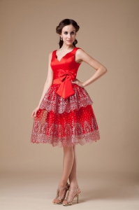 Red A-line V-neck Knee-length Satin Beading Prom Holiday Dresses
