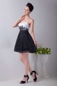 Black and White Sweetheart Mini-length Appliques Little Black Homecoming Dresses