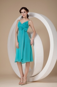 Turquoise Column/Sheath Spaghetti Straps Knee-length Chiffon Bow Bridesmaid dresses