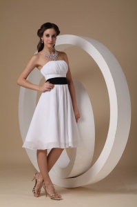 White A-line Strapless Knee-length Chiffon Sashes Bridesmaid dresses