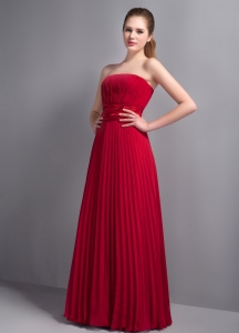 Wine Red Column Strapless Floor-length Organza Pleat Bridesmaid dresses