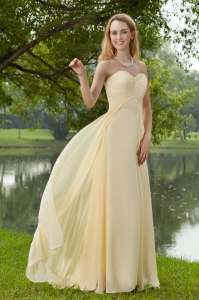 Light Yellow Empire Sweetheart Brush Train Chiffon Ruch Bridesmaid dresses