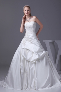 Appliques A-line Court Train Strapless Wedding Dress
