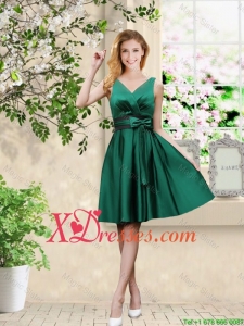 Wonderful V Neck Bowknot Hunter Green Bridesmaid Dresses with Knee Length