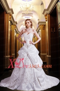 Most Popular Princess Sweetheart Court Train Wedding Dresses with Embroidery