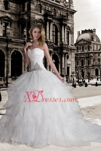 Fashionable Ball Gown Sweetheart Court Train Beading Wedding Dress with Beading