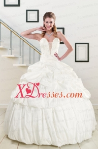 Vintage White Taffeta Quinceanera Dresses with Beading and Pick Ups