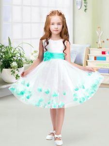 White Tulle Zipper Scoop Sleeveless Knee Length Flower Girl Dress Appliques and Belt