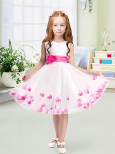 Cheap Knee Length Zipper Flower Girl Dress White for Wedding Party with Appliques and Belt